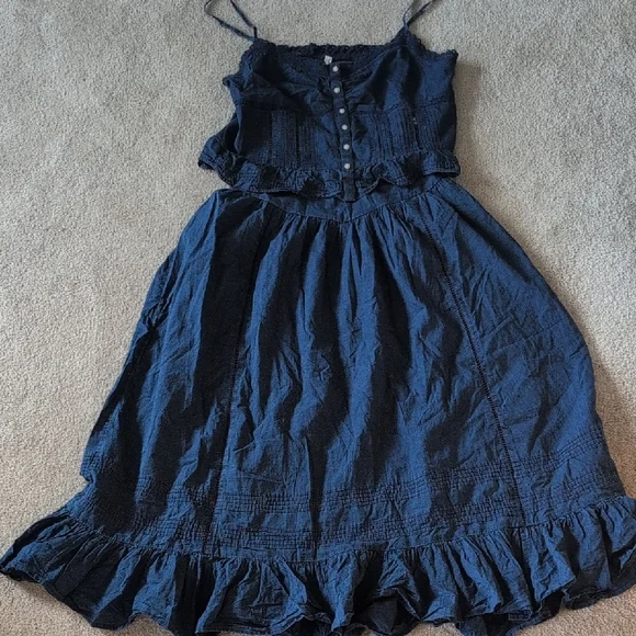 AEO Navy Ruffle Set - Picture 16 of 16